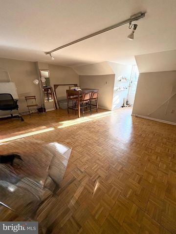 423 SPRUCE ST, Philadelphia, PA 19106