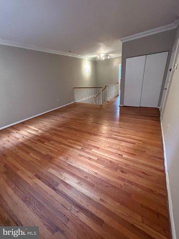 423 SPRUCE ST, Philadelphia, PA 19106