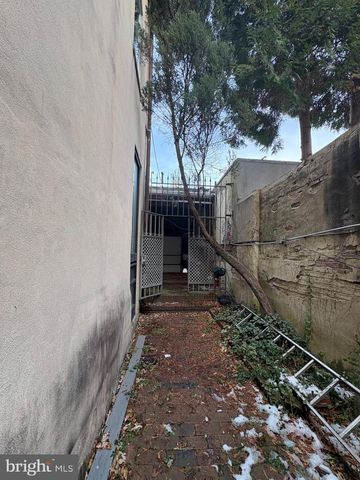 423 SPRUCE ST, Philadelphia, PA 19106