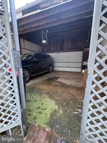 423 SPRUCE ST, Philadelphia, PA 19106