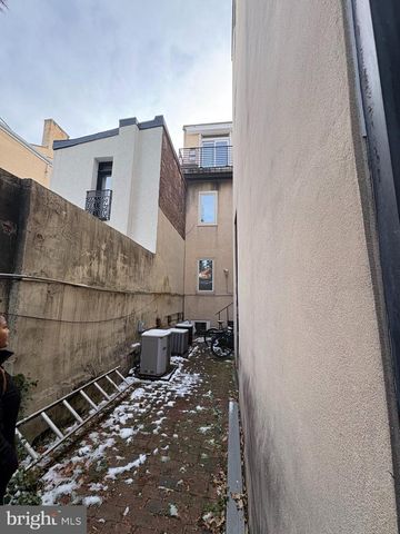 423 SPRUCE ST, Philadelphia, PA 19106