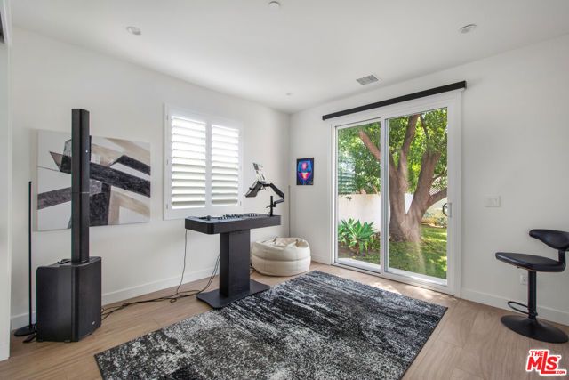 3763 S Gramercy Place, Los Angeles, CA 90018