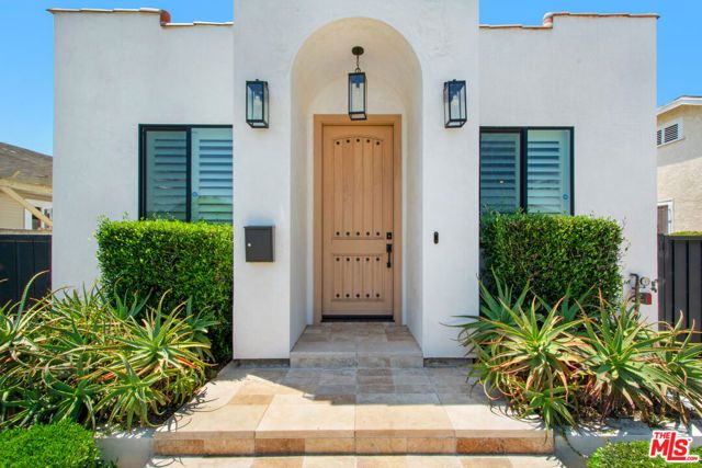 3763 S Gramercy Place, Los Angeles, CA 90018