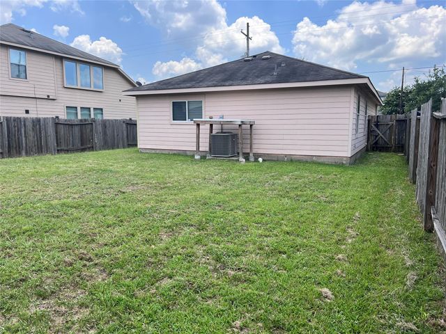 2319 Shady Tree Lane, Conroe, TX 77301