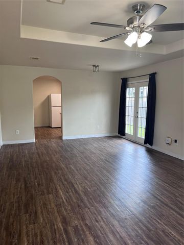 2319 Shady Tree Lane, Conroe, TX 77301