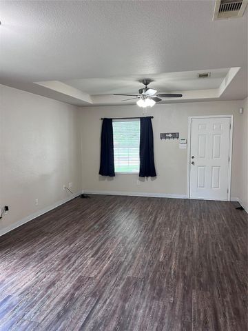 2319 Shady Tree Lane, Conroe, TX 77301