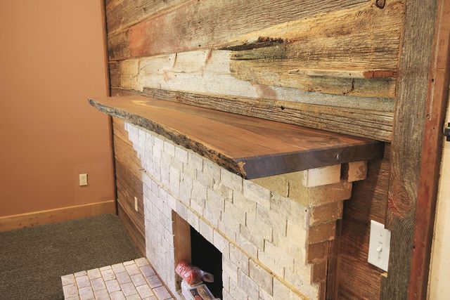 318 E BARNES ST, Centralia, MO 65240