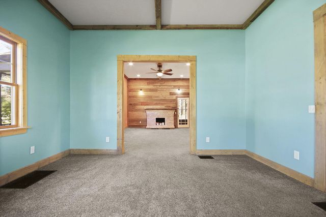 318 E BARNES ST, Centralia, MO 65240