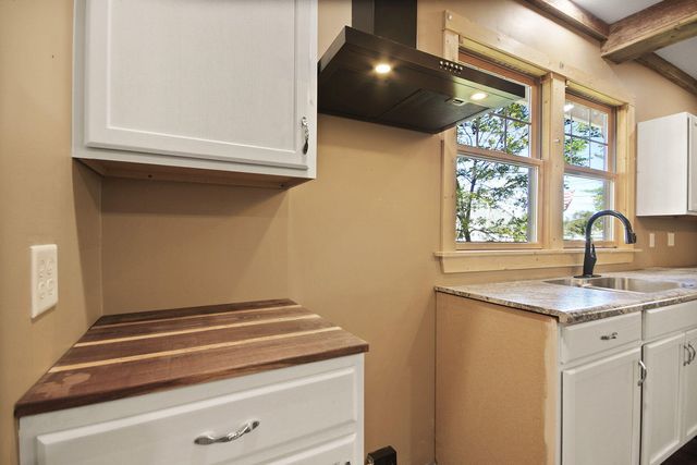 318 E BARNES ST, Centralia, MO 65240