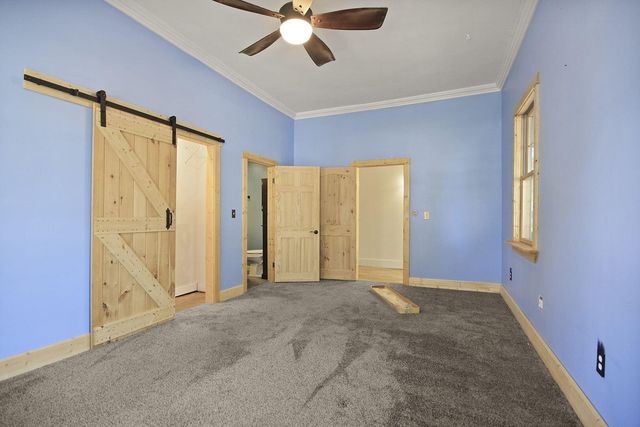 318 E BARNES ST, Centralia, MO 65240