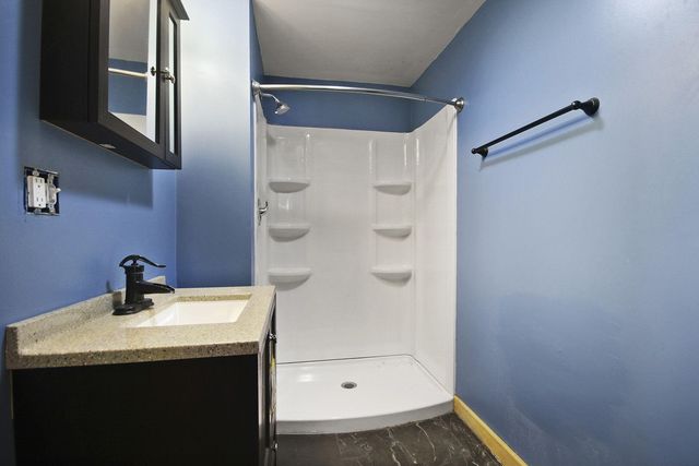 318 E BARNES ST, Centralia, MO 65240