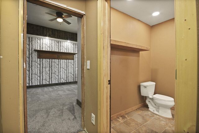 318 E BARNES ST, Centralia, MO 65240