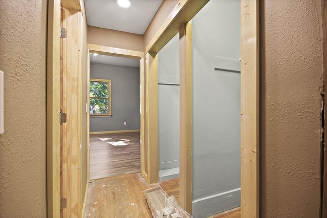 318 E BARNES ST, Centralia, MO 65240