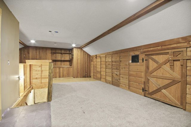 318 E BARNES ST, Centralia, MO 65240