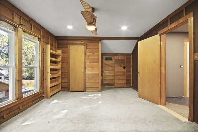 318 E BARNES ST, Centralia, MO 65240