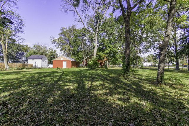 318 E BARNES ST, Centralia, MO 65240