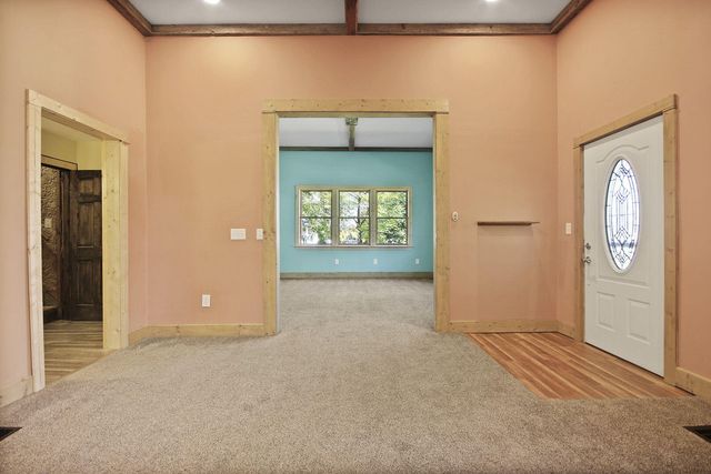 318 E BARNES ST, Centralia, MO 65240