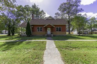 318 E BARNES ST, Centralia, MO 65240