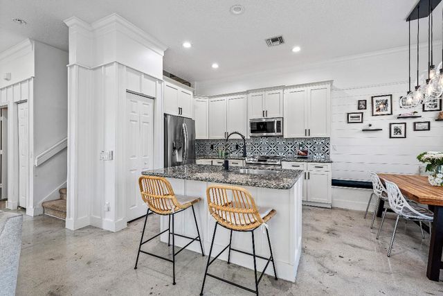 160 Barefoot Cove, Hypoluxo, FL 33462