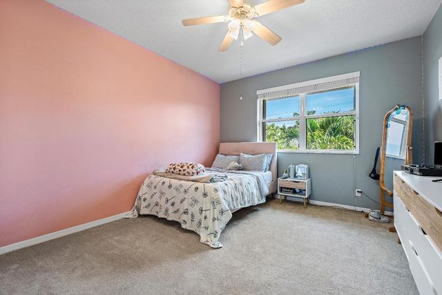 160 Barefoot Cove, Hypoluxo, FL 33462