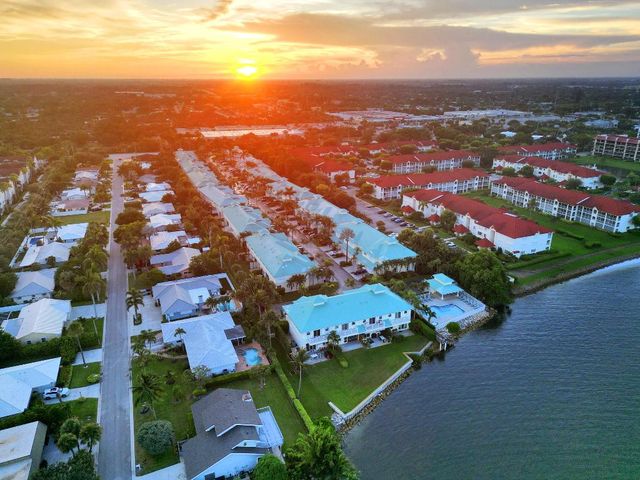 160 Barefoot Cove, Hypoluxo, FL 33462