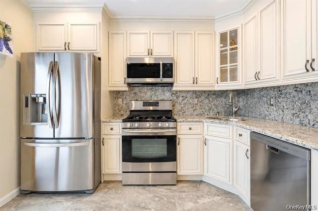 1 Jennifer Lane, Middle Island, NY 11953