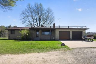 3262 W Wagner Road, Weesaw Twp, MI 49107