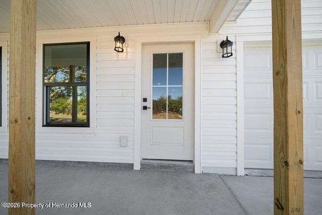 9002 Nakoma Way, Spring Hill, FL 34613