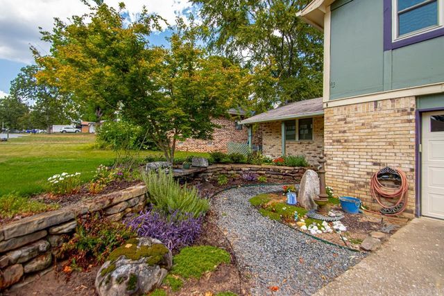 9460 Robin Ln, Sherwood, AR 72120