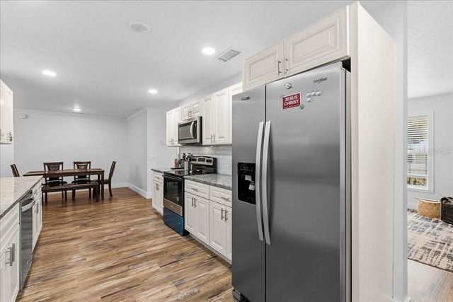 2090 8TH AVENUE, Deland, FL 32724