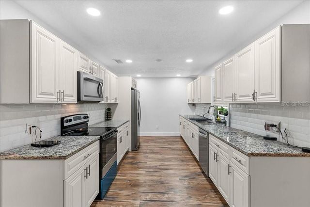 2090 8TH AVENUE, Deland, FL 32724