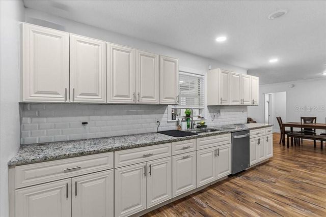 2090 8TH AVENUE, Deland, FL 32724