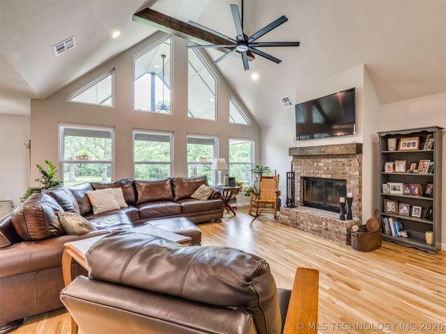 1482 Bayshore Drive, Sand Springs, OK 74063
