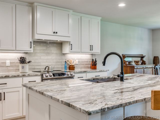 1482 Bayshore Drive, Sand Springs, OK 74063