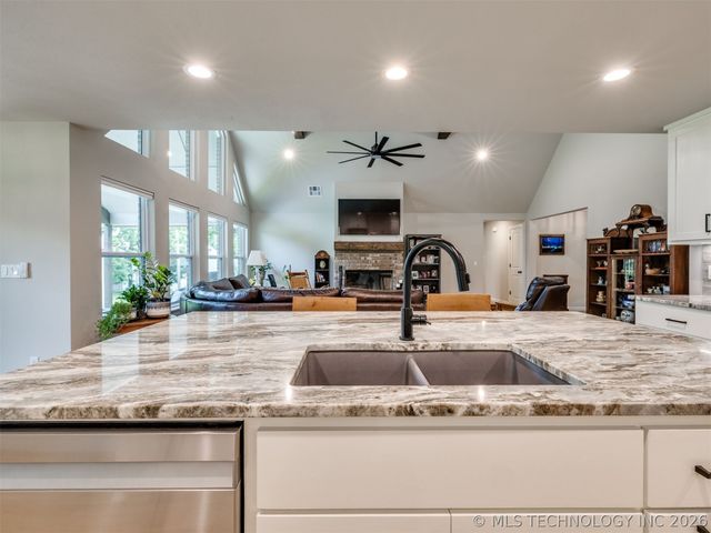 1482 Bayshore Drive, Sand Springs, OK 74063