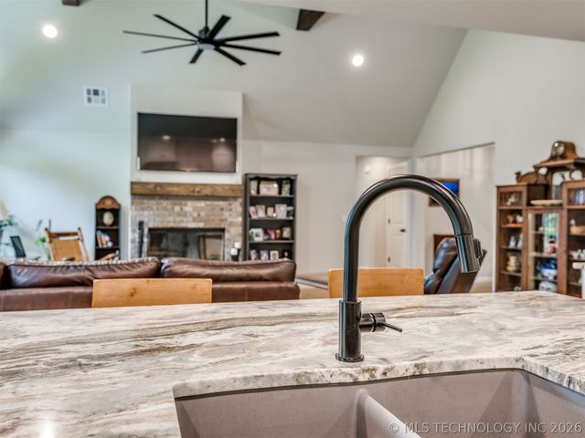 1482 Bayshore Drive, Sand Springs, OK 74063