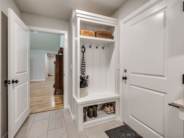 1482 Bayshore Drive, Sand Springs, OK 74063