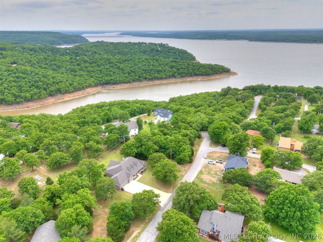 1482 Bayshore Drive, Sand Springs, OK 74063