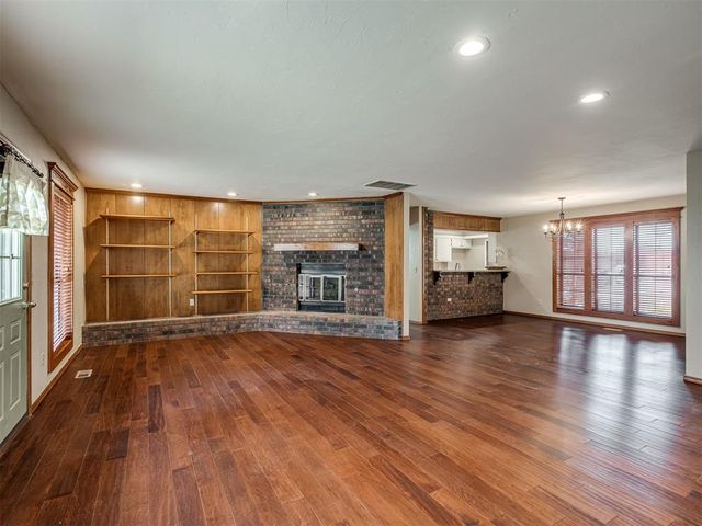 4609 Deer Creek Court, Yukon, OK 73099