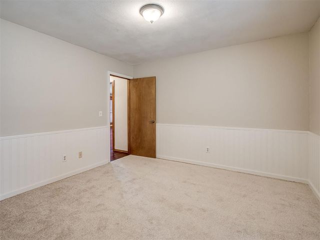 4609 Deer Creek Court, Yukon, OK 73099