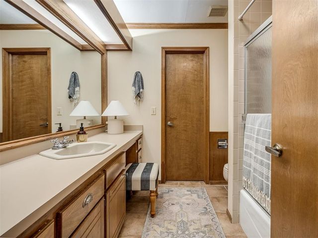 4609 Deer Creek Court, Yukon, OK 73099