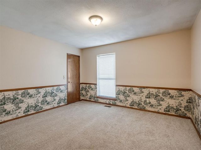 4609 Deer Creek Court, Yukon, OK 73099