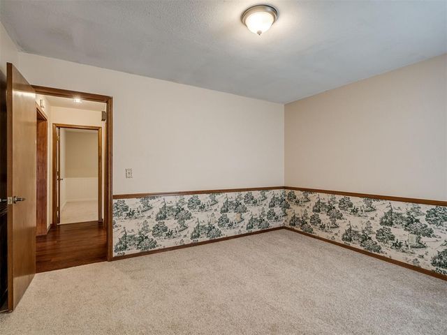 4609 Deer Creek Court, Yukon, OK 73099