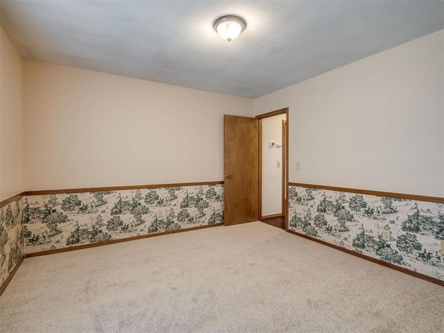 4609 Deer Creek Court, Yukon, OK 73099