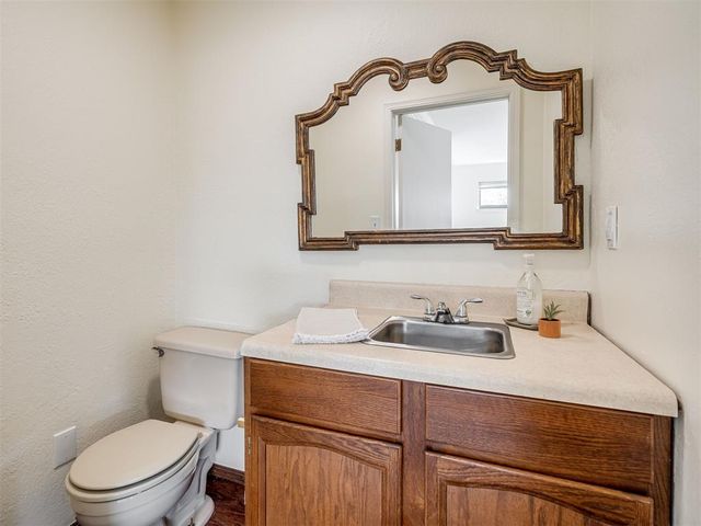 4609 Deer Creek Court, Yukon, OK 73099