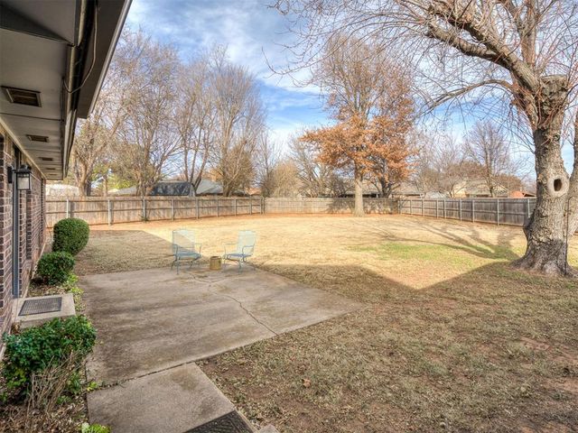 4609 Deer Creek Court, Yukon, OK 73099