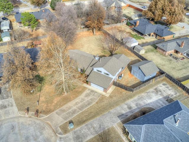4609 Deer Creek Court, Yukon, OK 73099