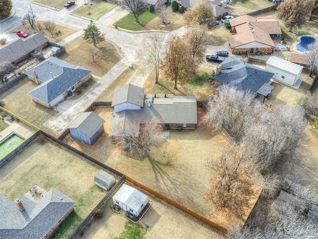 4609 Deer Creek Court, Yukon, OK 73099