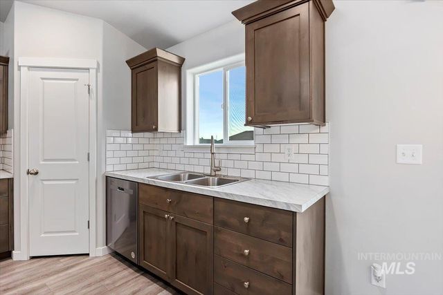 785 Ellie Dr, Twin Falls, ID 83301