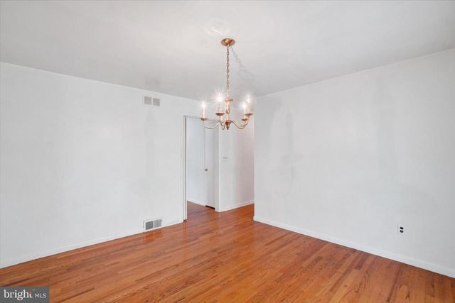 2050 HERMAN DR, York, PA 17408